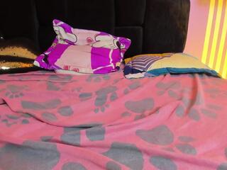 Luna Smift webcam flirt4free model stream image