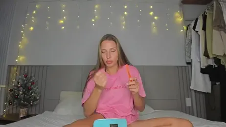 SofiClimbing webcam model stream image