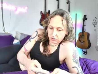 saturnine_princess webcam model stream image