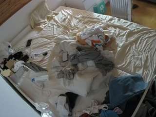 voyeurcam-julmodels-greybed-1 webcam camsoda model stream image