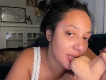 dreamyriri webcam model stream image