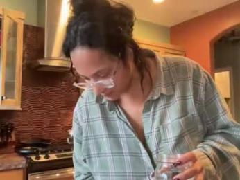 dreamyriri webcam model stream image