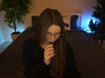 MagikPeachh webcam model stream image