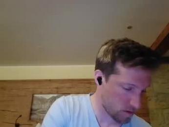 moms_little_monster webcam model stream image