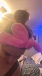 emeryinez webcam model stream image