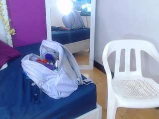 hugeass-destroyer webcam model stream image