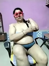 O1Votka webcam model stream image