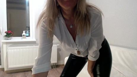 increible_della webcam model stream image