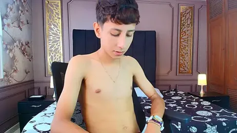 spicyslim_ webcam model stream image