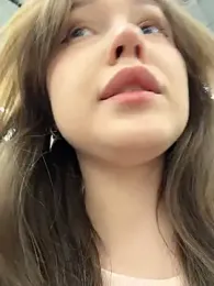 Peachy_Dream webcam model stream image