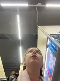 DollyTall webcam model stream image