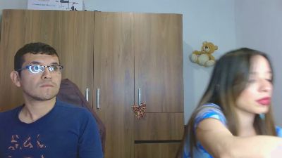 Isalanecouple webcam model stream image