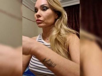 malika2025 webcam model stream image