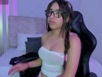 nami_sweet_ webcam model stream image