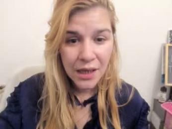 artsyandcraftsy_ webcam model stream image