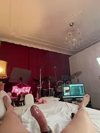 FoxyandTed webcam model stream image