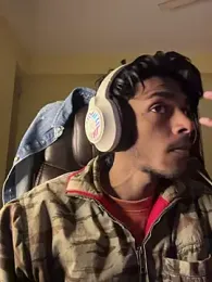 RavenKisses webcam stripchat model stream image