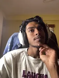 RavenKisses webcam model stream image