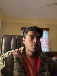 RavenKisses webcam model stream image