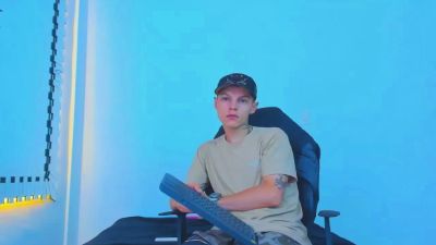 max_williamm webcam model stream image