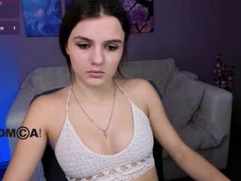 lisa_dark_ webcam model stream image