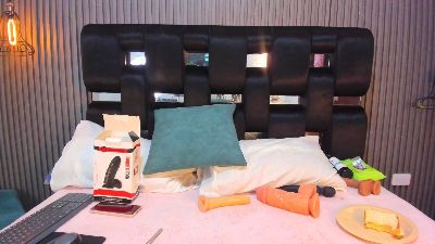 NoahBrunette1 webcam model stream image