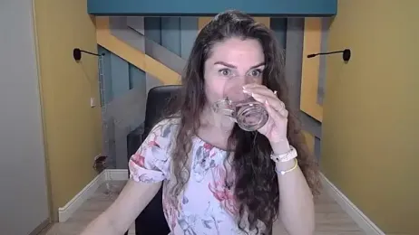 EllaLong webcam model stream image