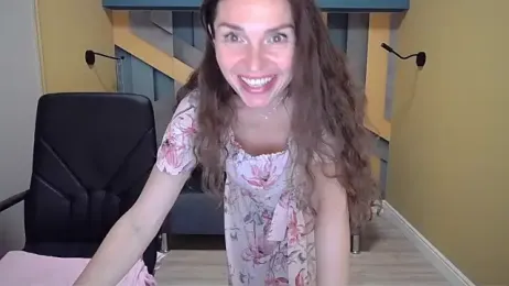 EllaLong webcam model stream image