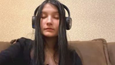 AiKerzer webcam model stream image