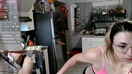 KierBearKisses webcam model stream image