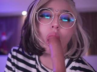 emily-white9 webcam model stream image