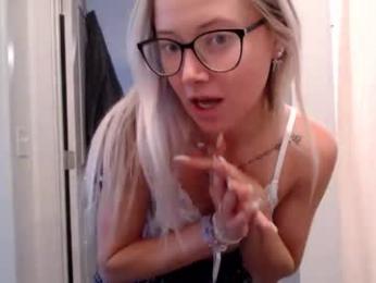 lilyyymonroee webcam model stream image