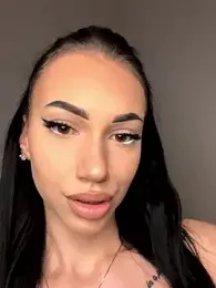 ilariea_girl webcam model stream image