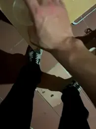 Aden_P2 webcam model stream image