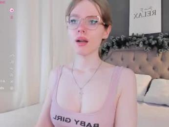 angee_ webcam model stream image