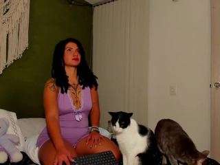 karlyee webcam camsoda model stream image