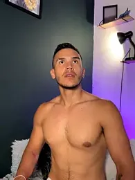 MarkSantozz webcam model stream image