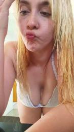 Ayutitaa webcam model stream image