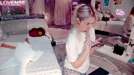 Careful_i_bite webcam model stream image