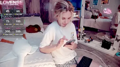 Careful_i_bite webcam model stream image