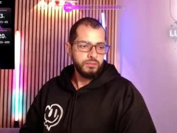 chris_magnum_ webcam model stream image