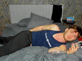 Lucian Vale webcam model stream image