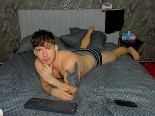 Lucian Vale webcam model stream image