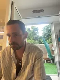 defbond420 webcam model stream image