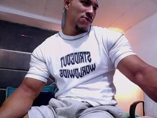 Teddy Fit webcam flirt4free model stream image