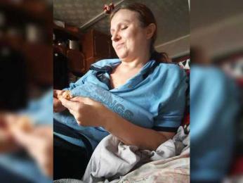 Juli-huston webcam model stream image