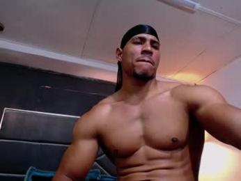 adam_fit19cm webcam model stream image