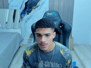 Riccie Pezzutti webcam model stream image