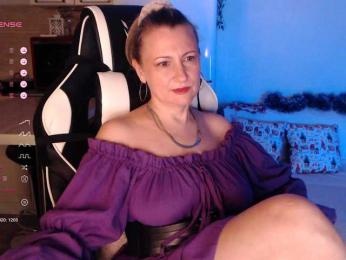 LoveSuperGerl webcam model stream image