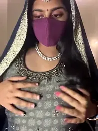 HeartQueen05 webcam model stream image